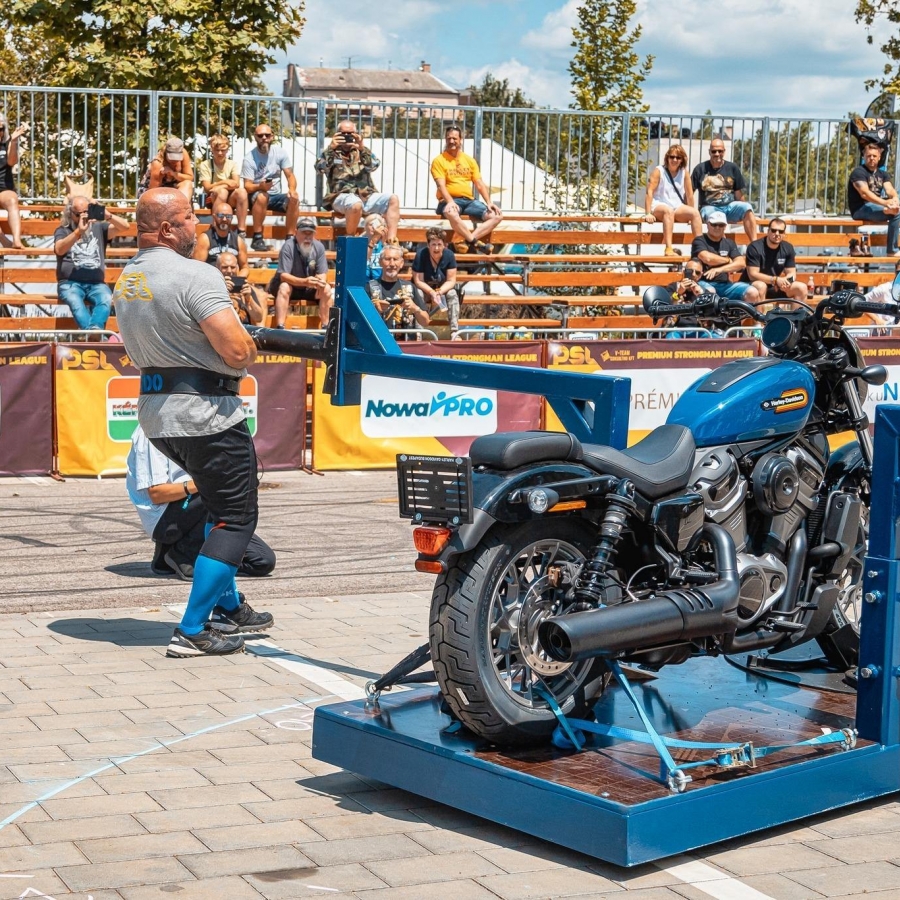 Gyönyörû motorok és magyar erõsember-gyõzelem a Harley-fesztiválon